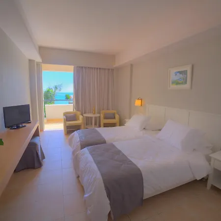 Elea Hotel 4*